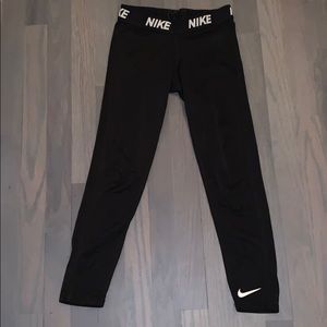 Basic, lightweight leggings